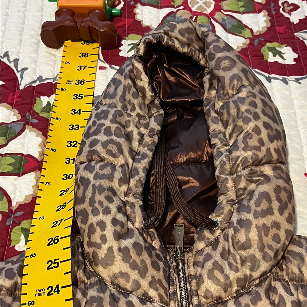Calvin Klein Leopard Print Puffer Jacket - Picture 4 of 12
